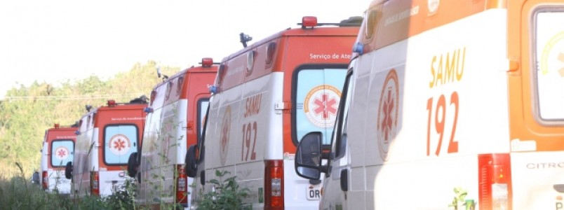 Ambulncias do Samu padecem paradas em galpo s margens da MG-424